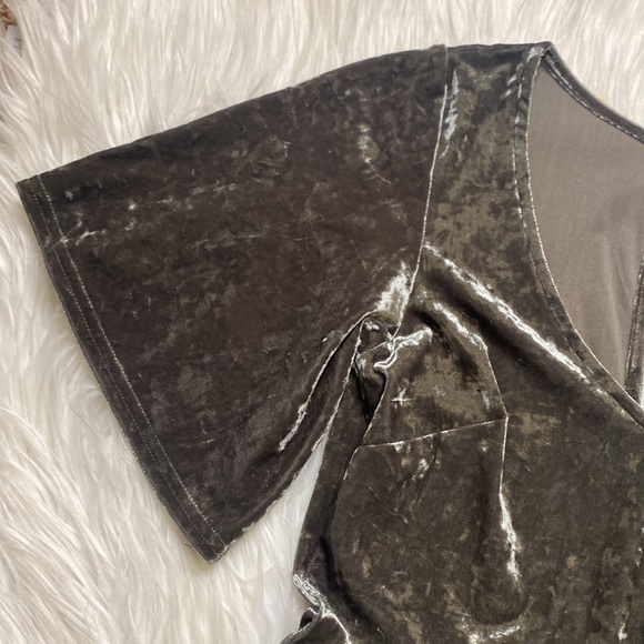 American Eagle Velvet Like Olive Romper w/ Pockets,  XS - Picture 6 of 8